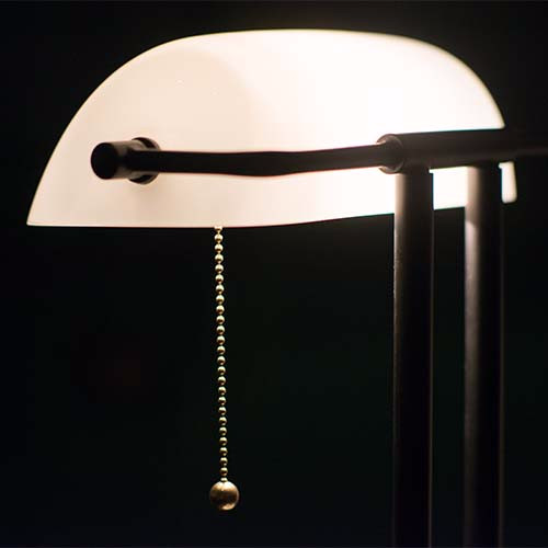 THE BANKER Desk Lamp - Ivory - SCENE SHANG